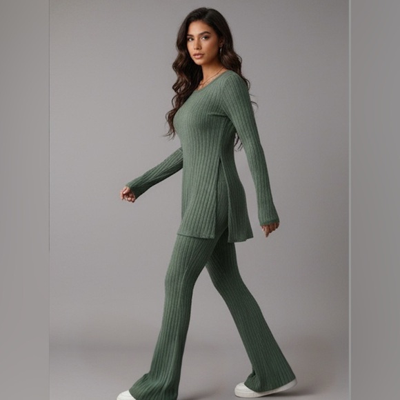 Green Ribbed Split Hem Tee & Flare Leg Pants - Picture 3 of 6